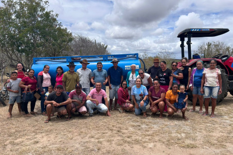 Vereador Abimael de Piaus Entrega Tanque Pipa e Bomba de Alta Pressão para Associação da Fazenda Pau de Colher