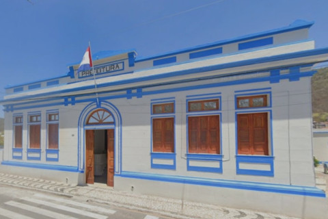 Prefeitura de Itiúba Atende Pedido de 25 Anos e Entrega Cadeira de Rodas a Paciente do SUS